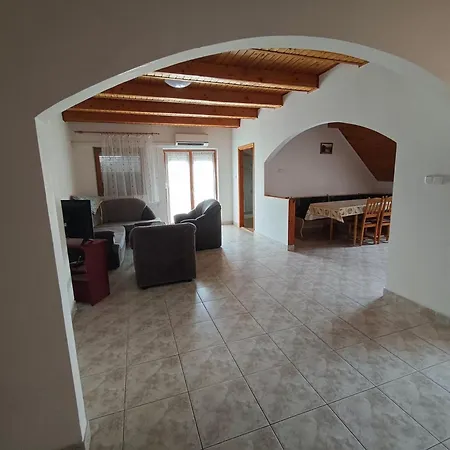 Vitorlas Villa, Emelet Apartmán *