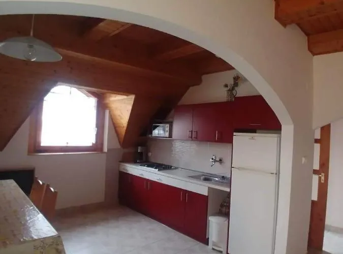 Vitorlas Villa, Emelet Lägenhet *